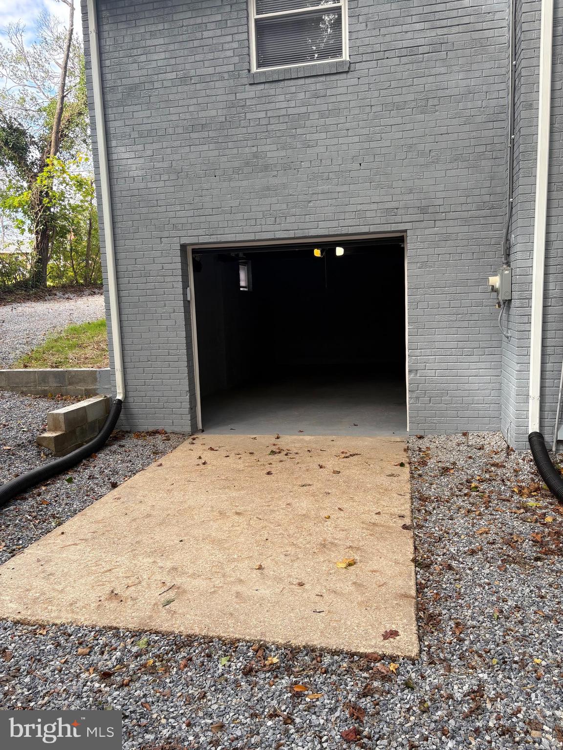 CHRIS MAR MANOR - Residential