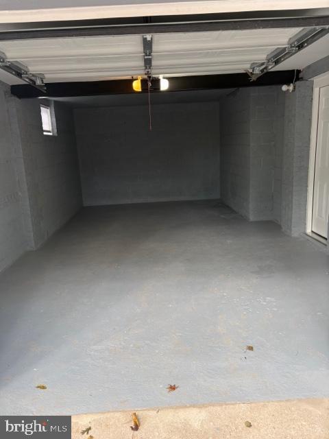 CHRIS MAR MANOR - Residential