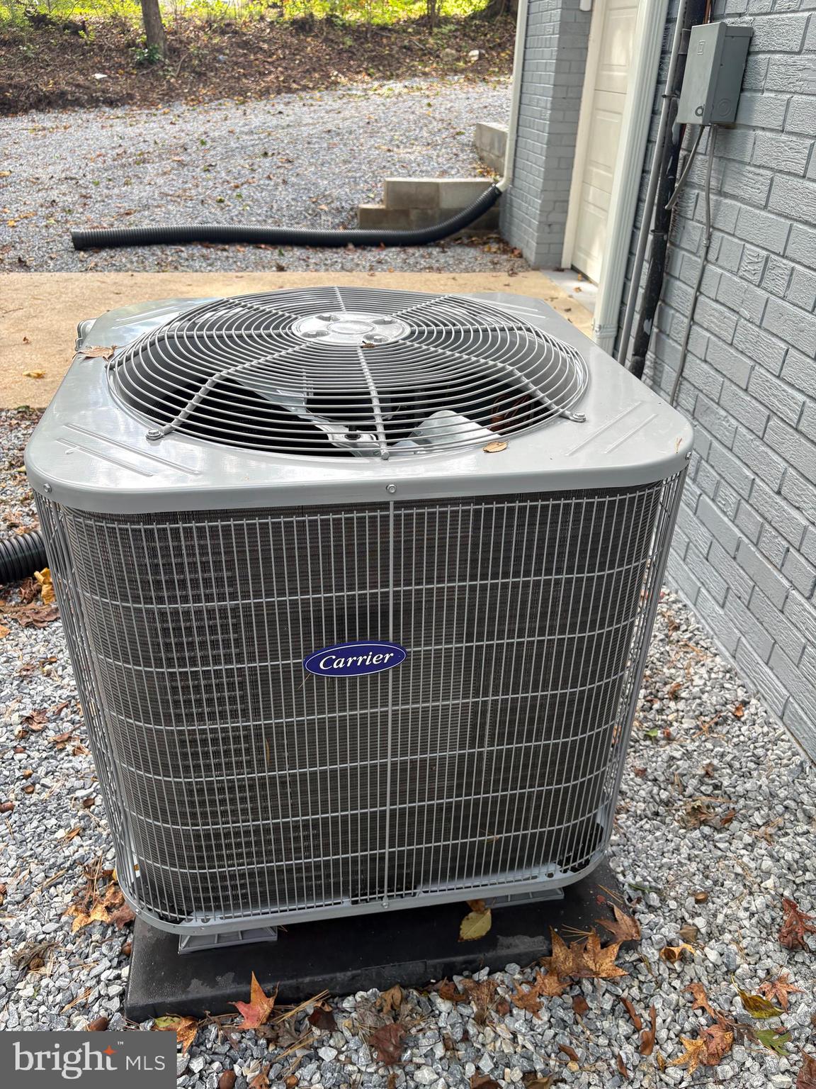 CHRIS MAR MANOR - Residential