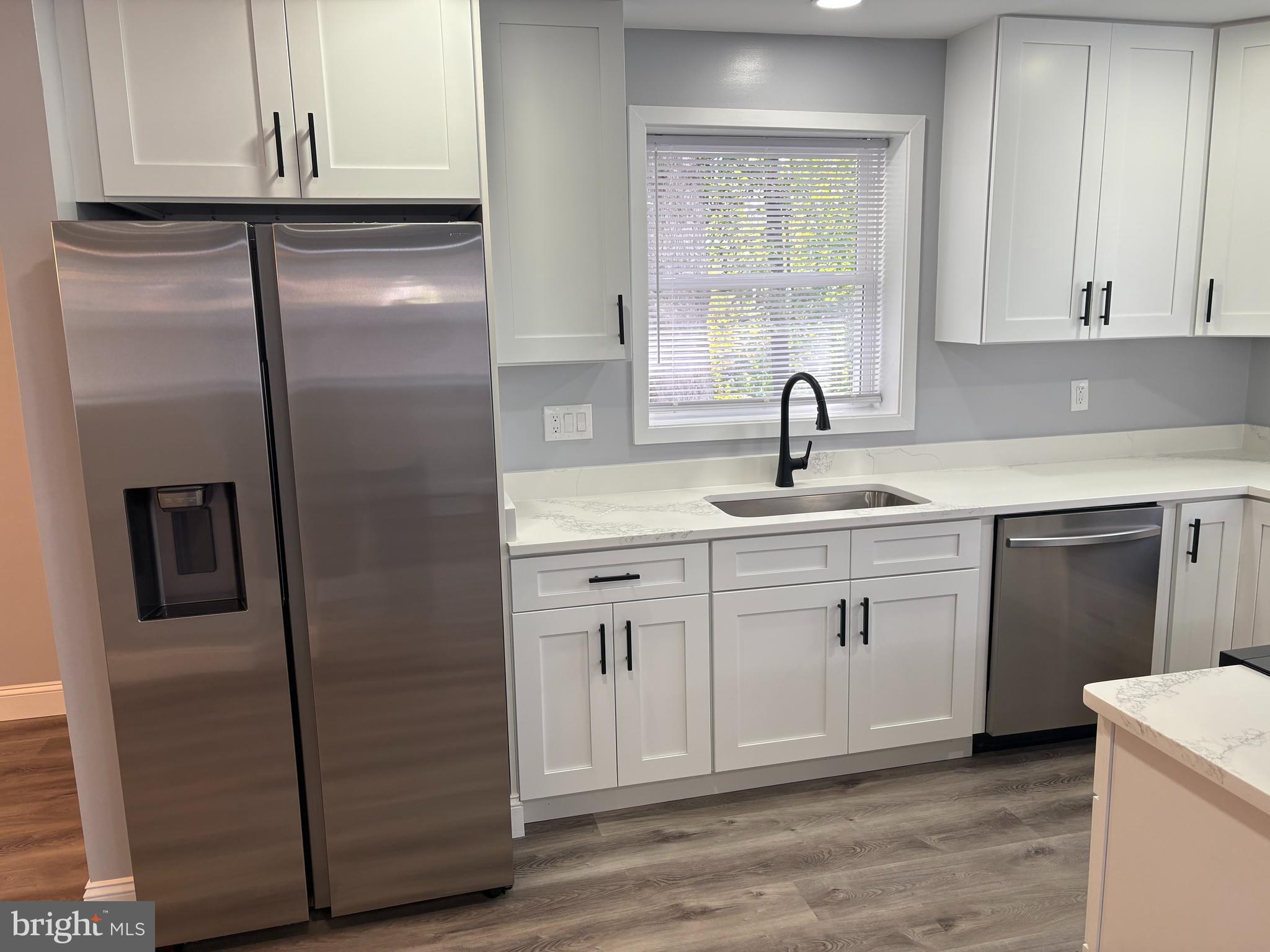 CHRIS MAR MANOR - Residential