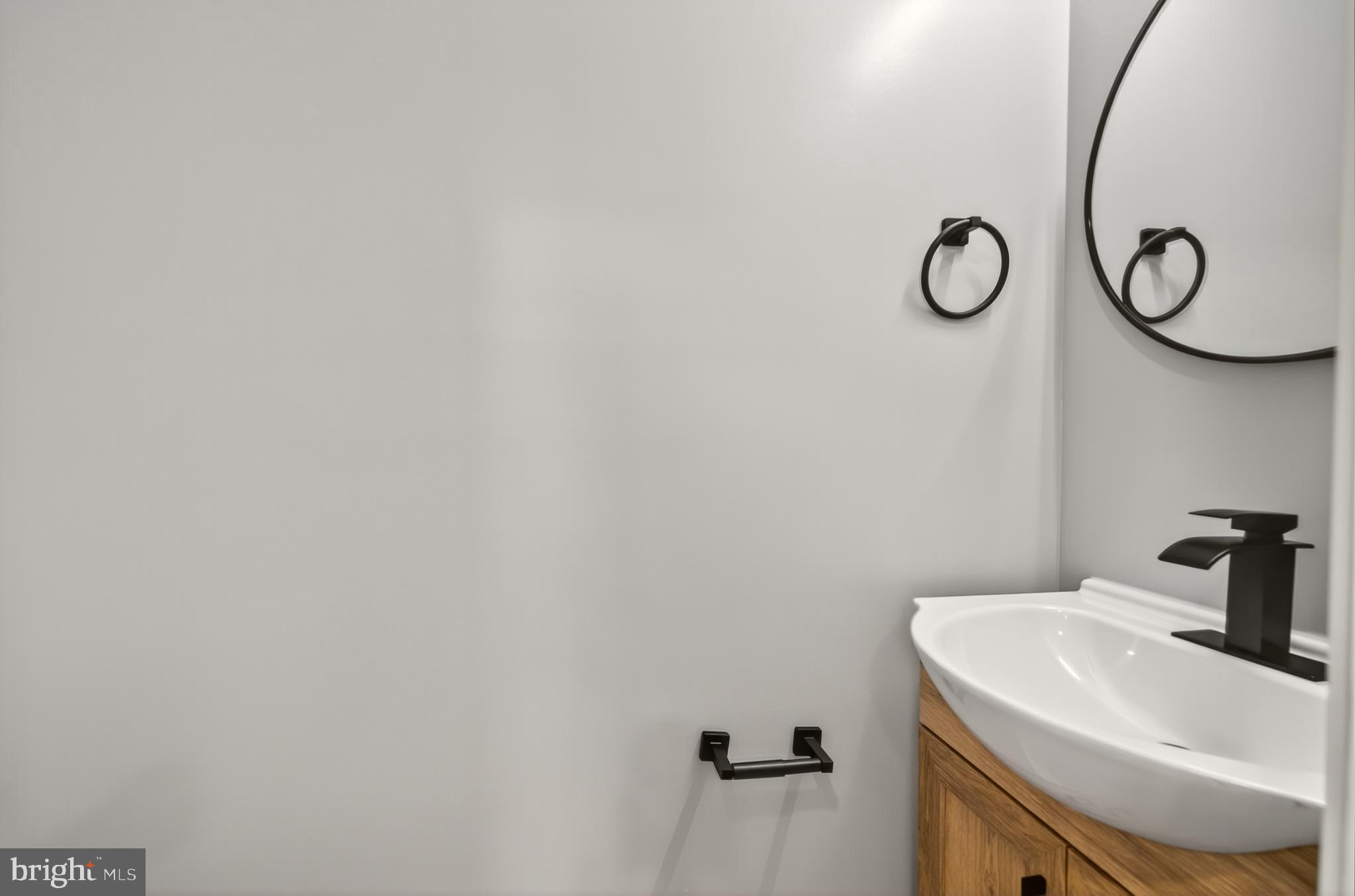 CHRIS MAR MANOR - Residential