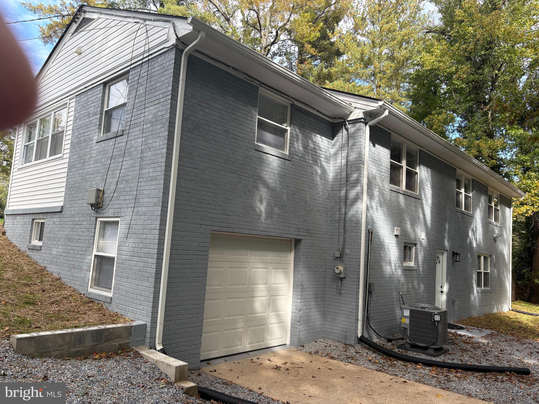 CHRIS MAR MANOR - Residential