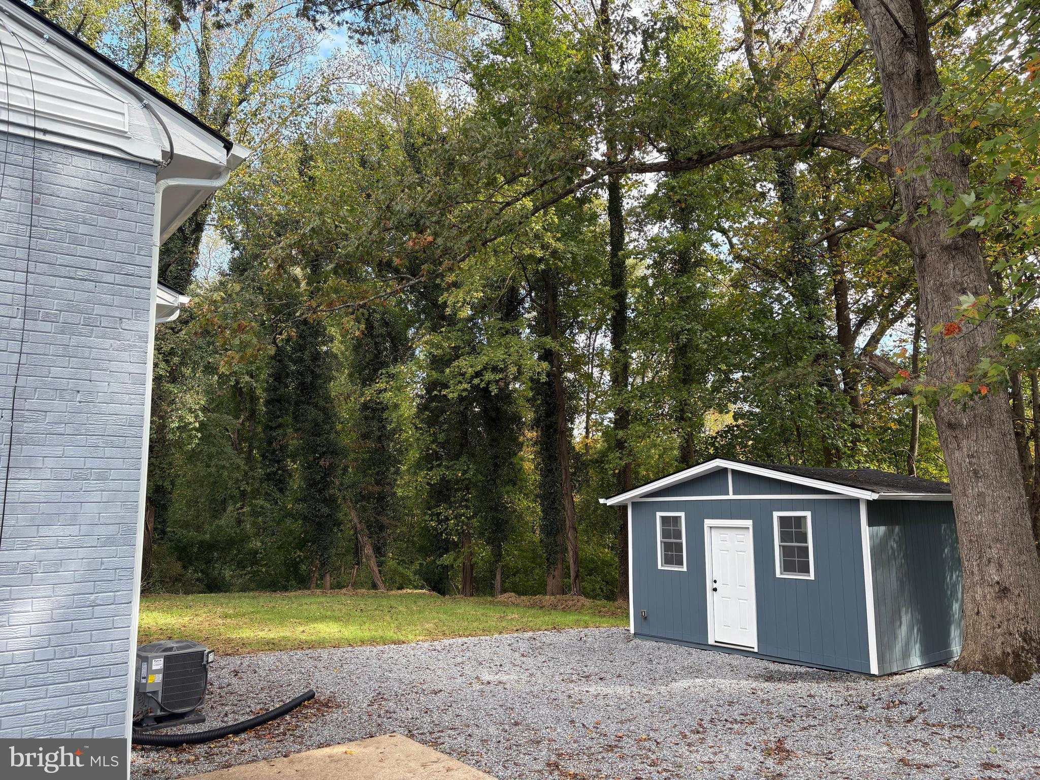 CHRIS MAR MANOR - Residential