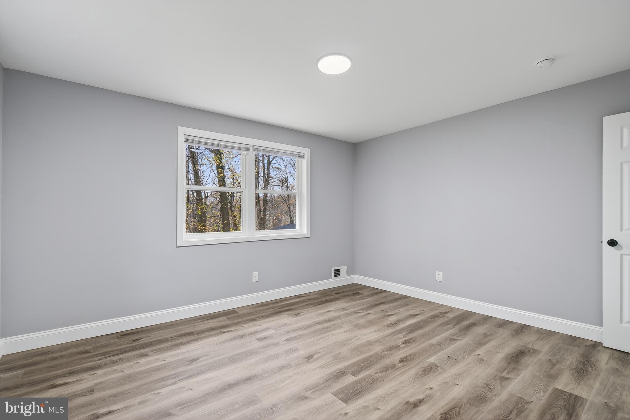 CHRIS MAR MANOR - Residential