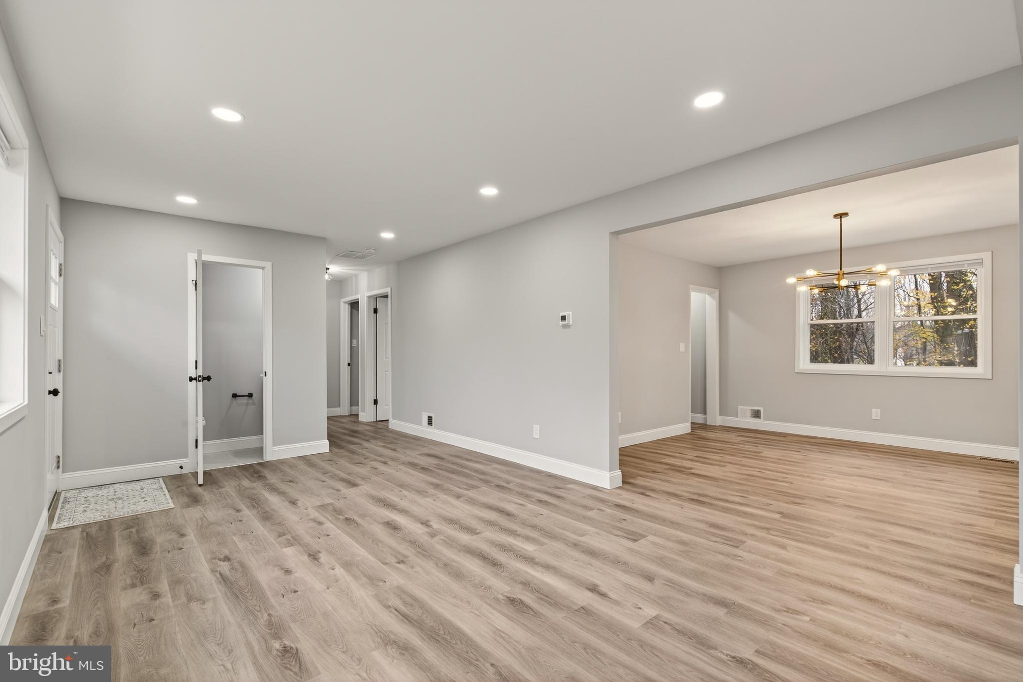 CHRIS MAR MANOR - Residential