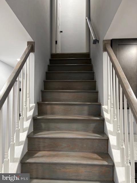 CHRIS MAR MANOR - Residential