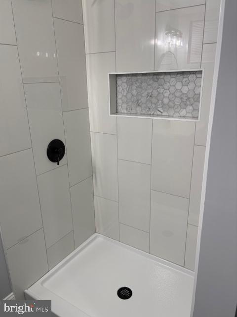 CHRIS MAR MANOR - Residential