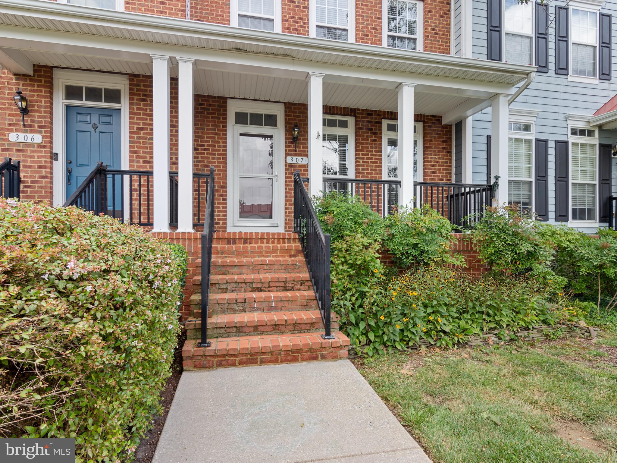 300 DIXON STREET 307