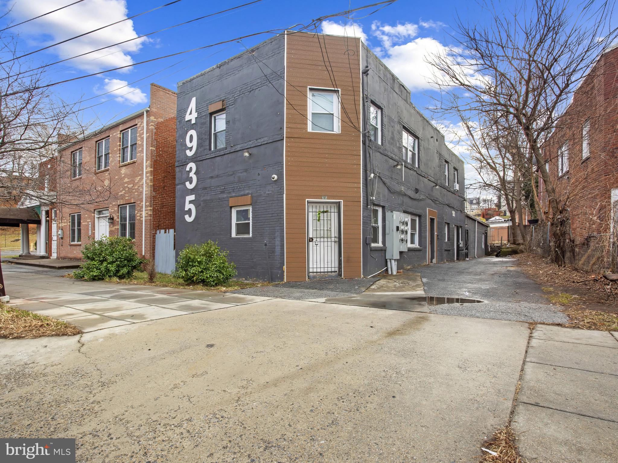 4935 NANNIE HELEN BURROUGHS AVENUE NE