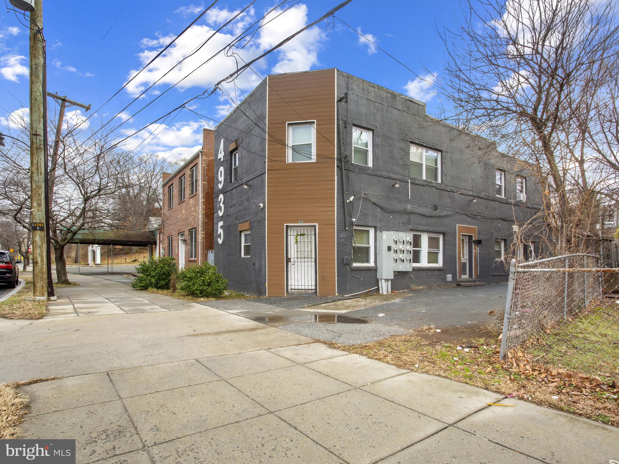 4935 NANNIE HELEN BURROUGHS AVENUE NE