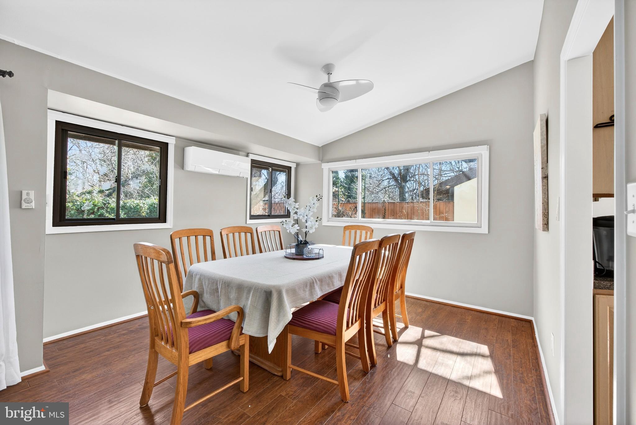 LONG REACH - Residential