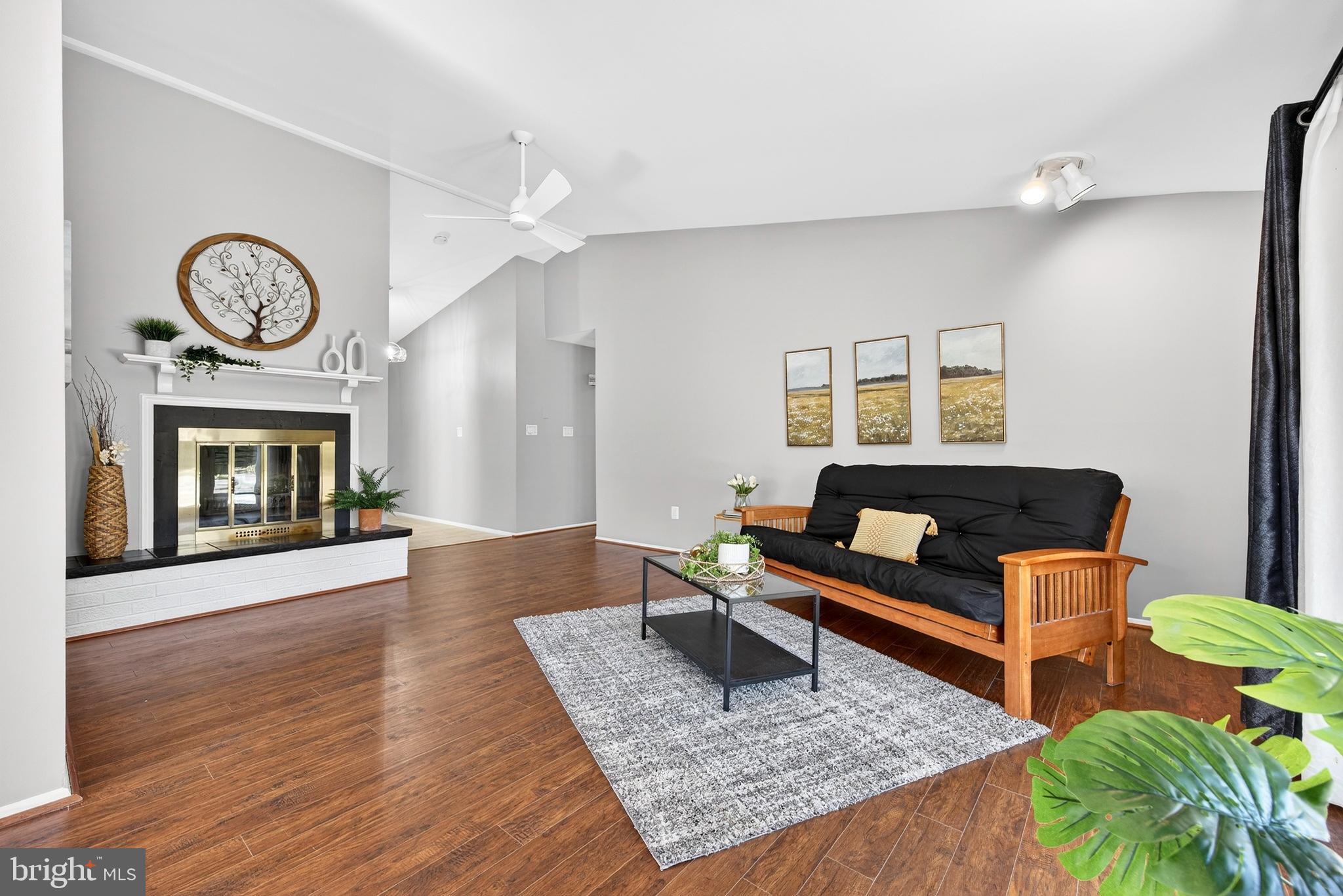 LONG REACH - Residential