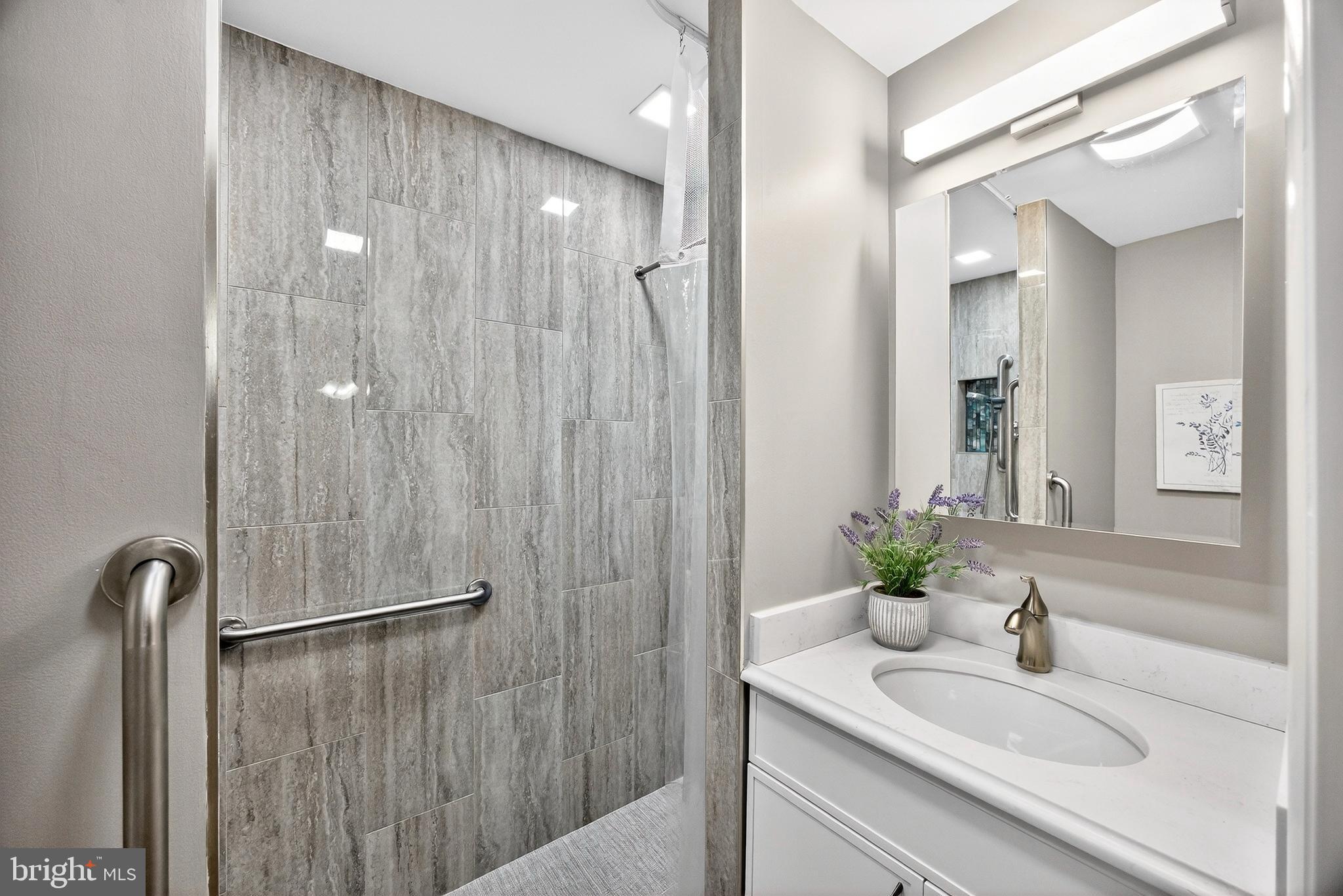 LONG REACH - Residential