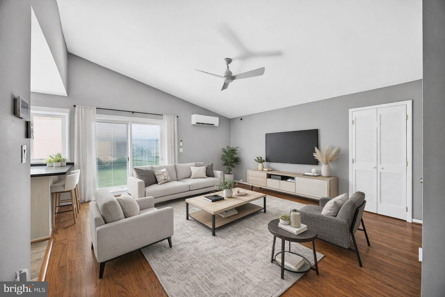 LONG REACH - Residential