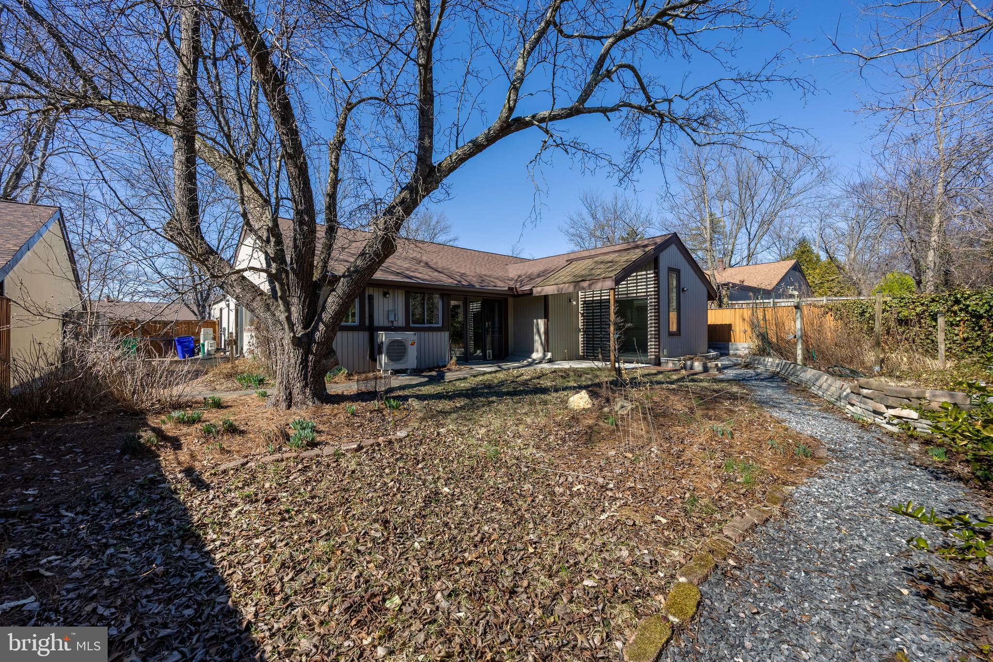 LONG REACH - Residential