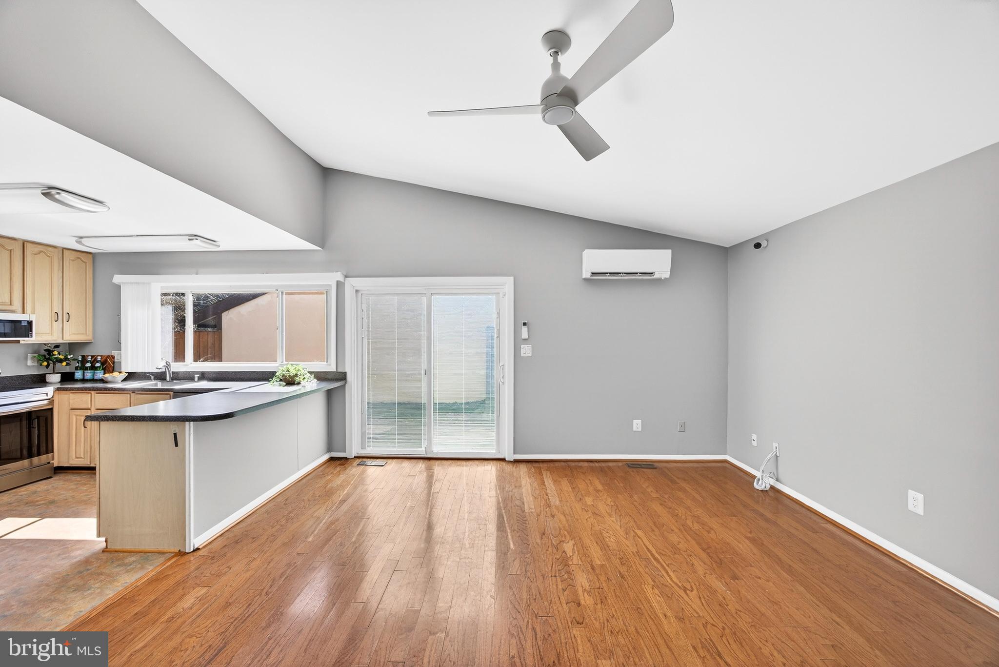 LONG REACH - Residential