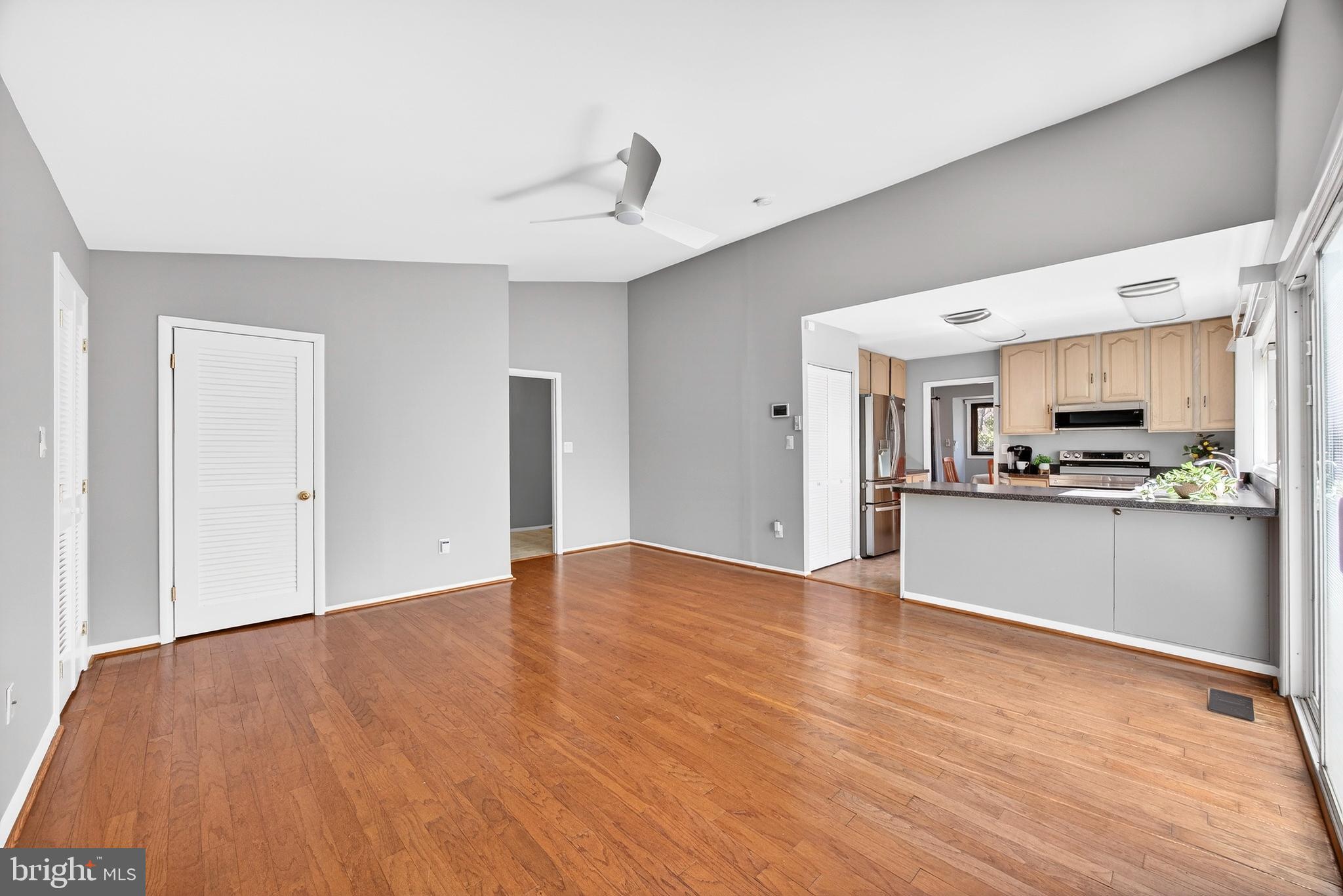 LONG REACH - Residential