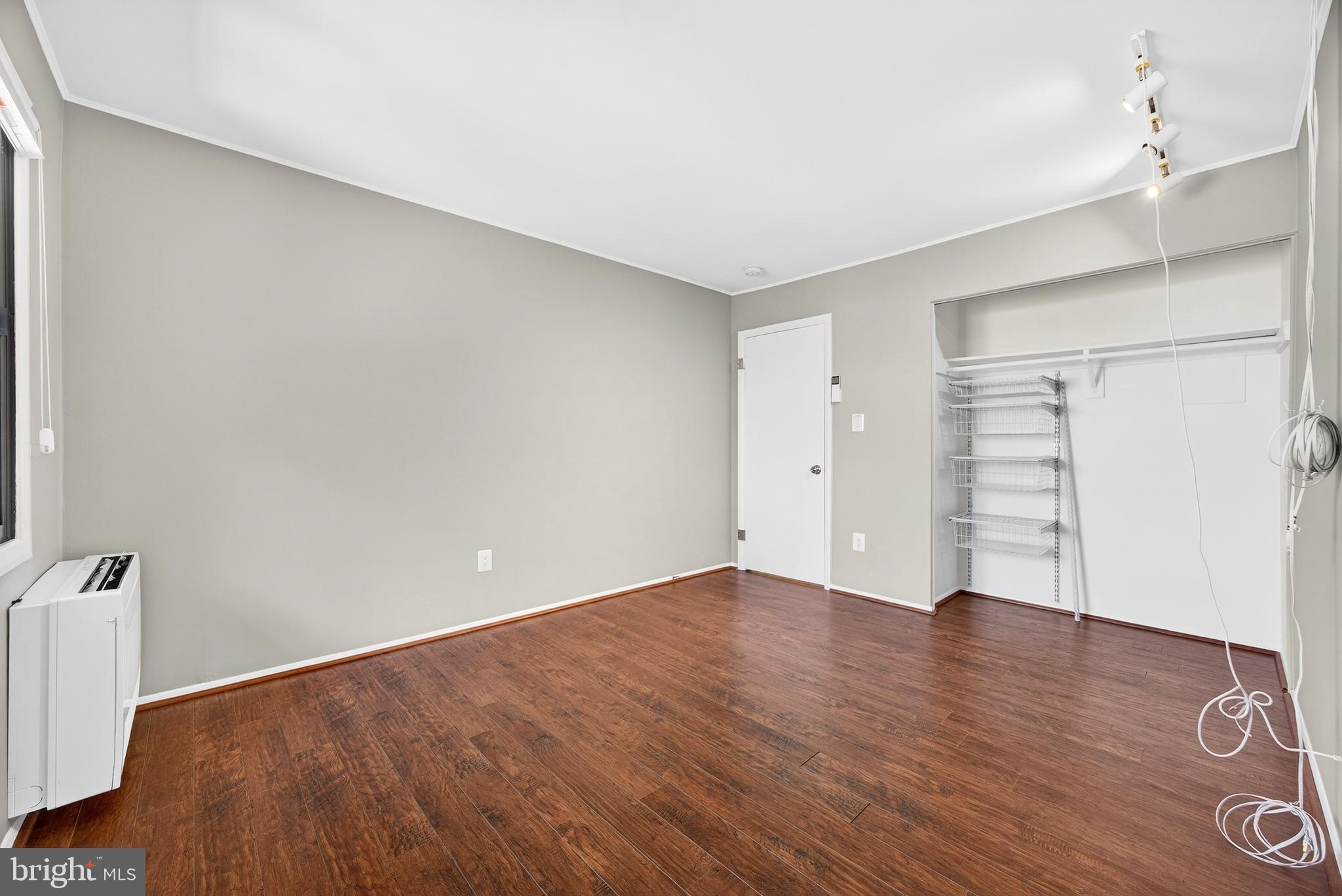 LONG REACH - Residential