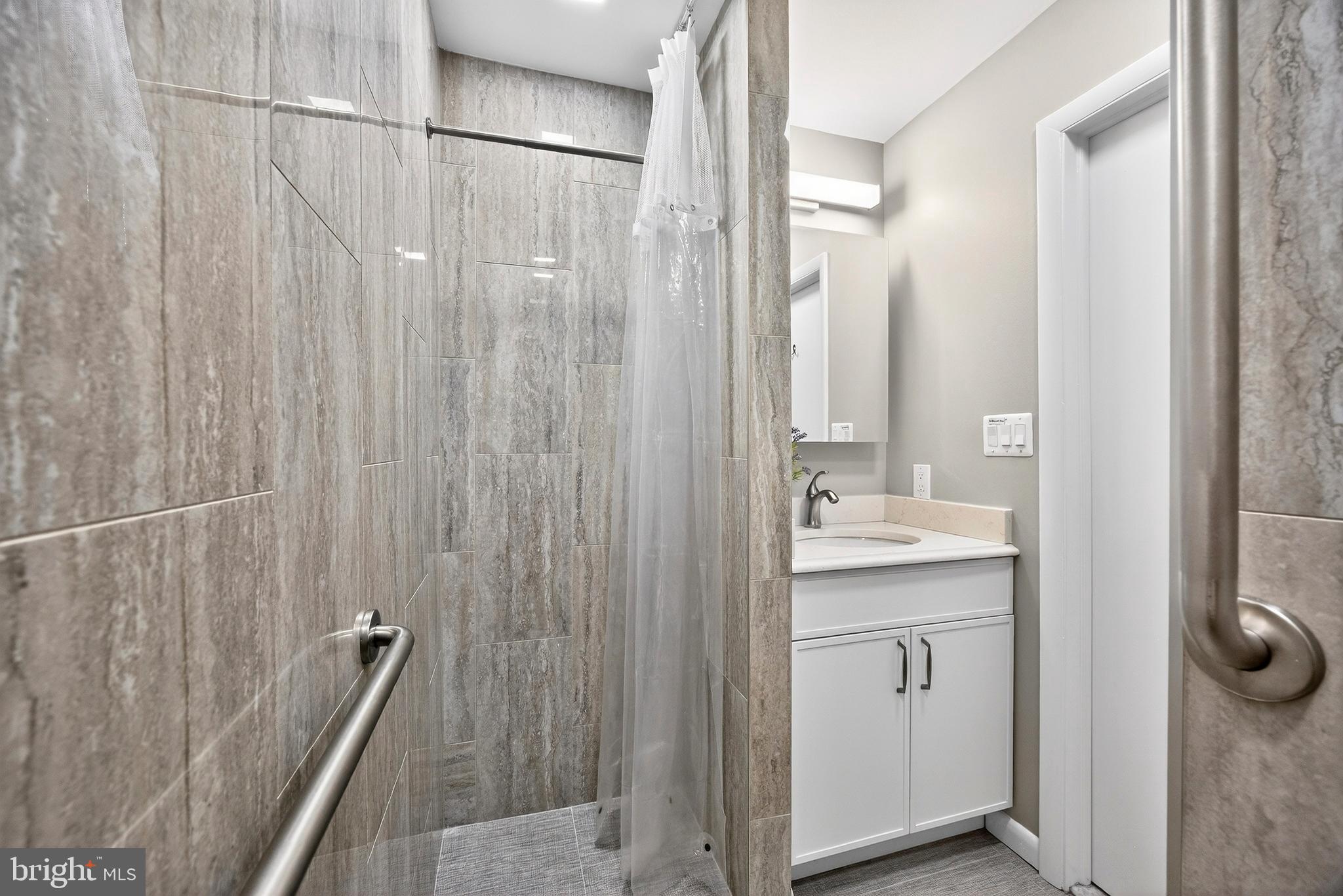 LONG REACH - Residential