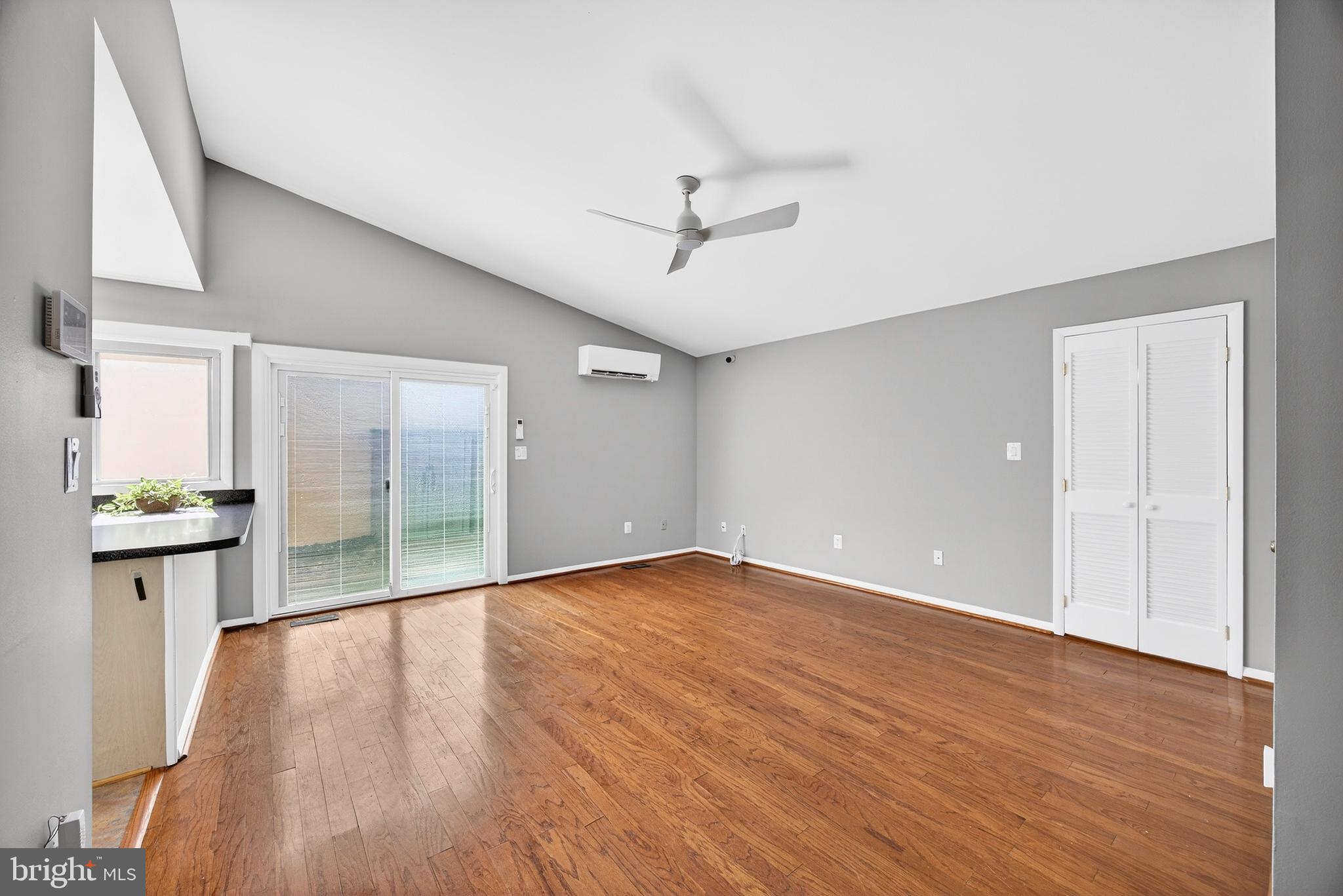 LONG REACH - Residential