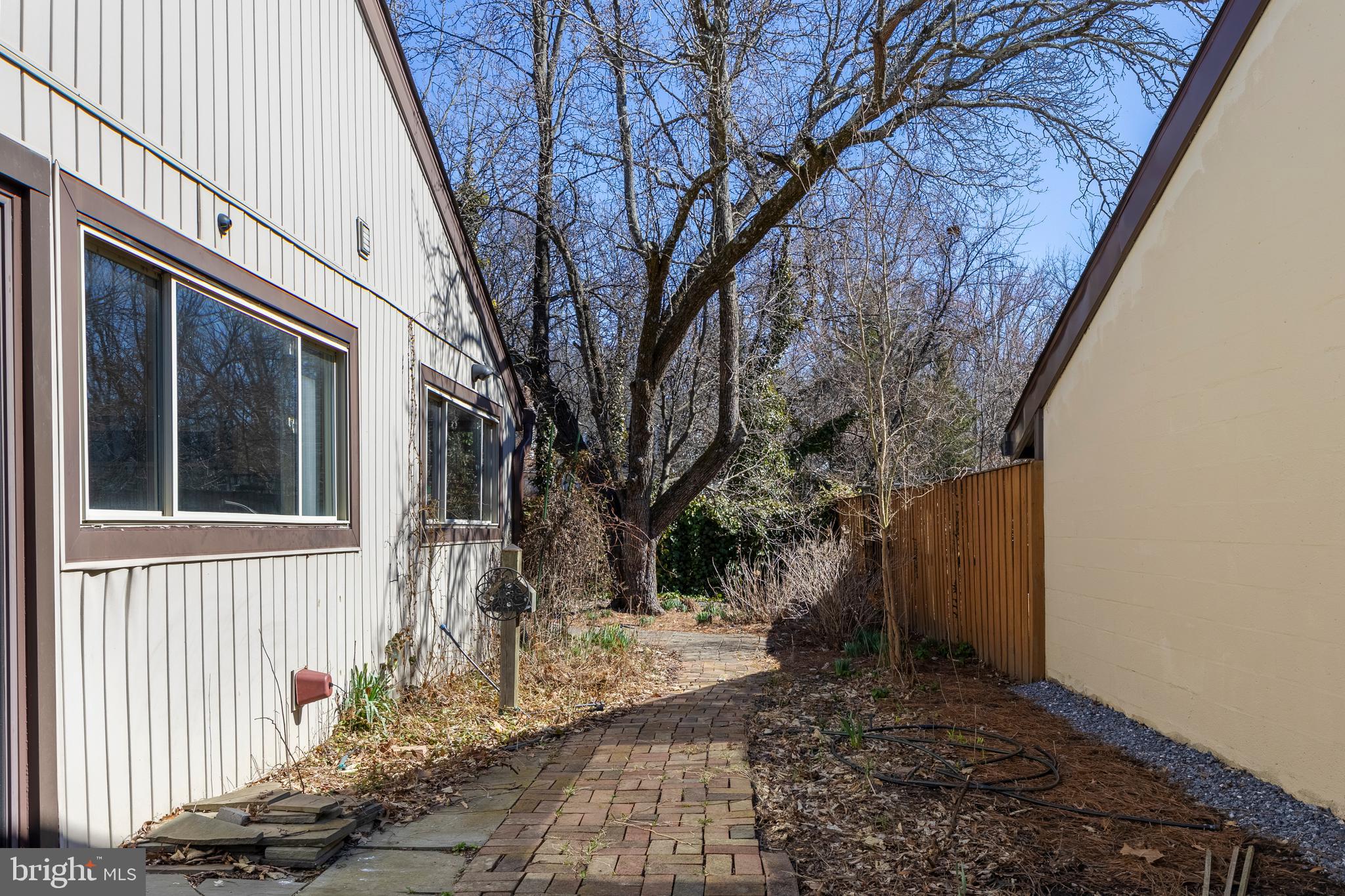 LONG REACH - Residential