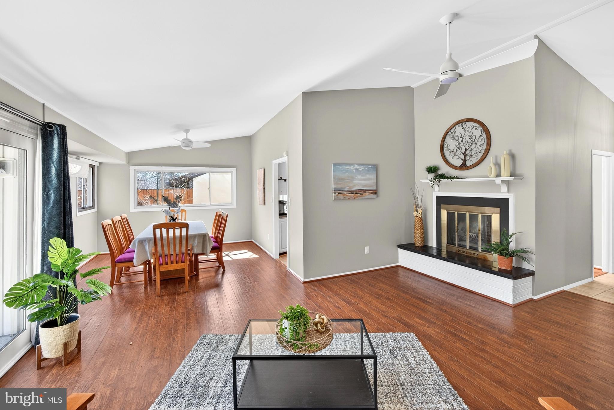 LONG REACH - Residential