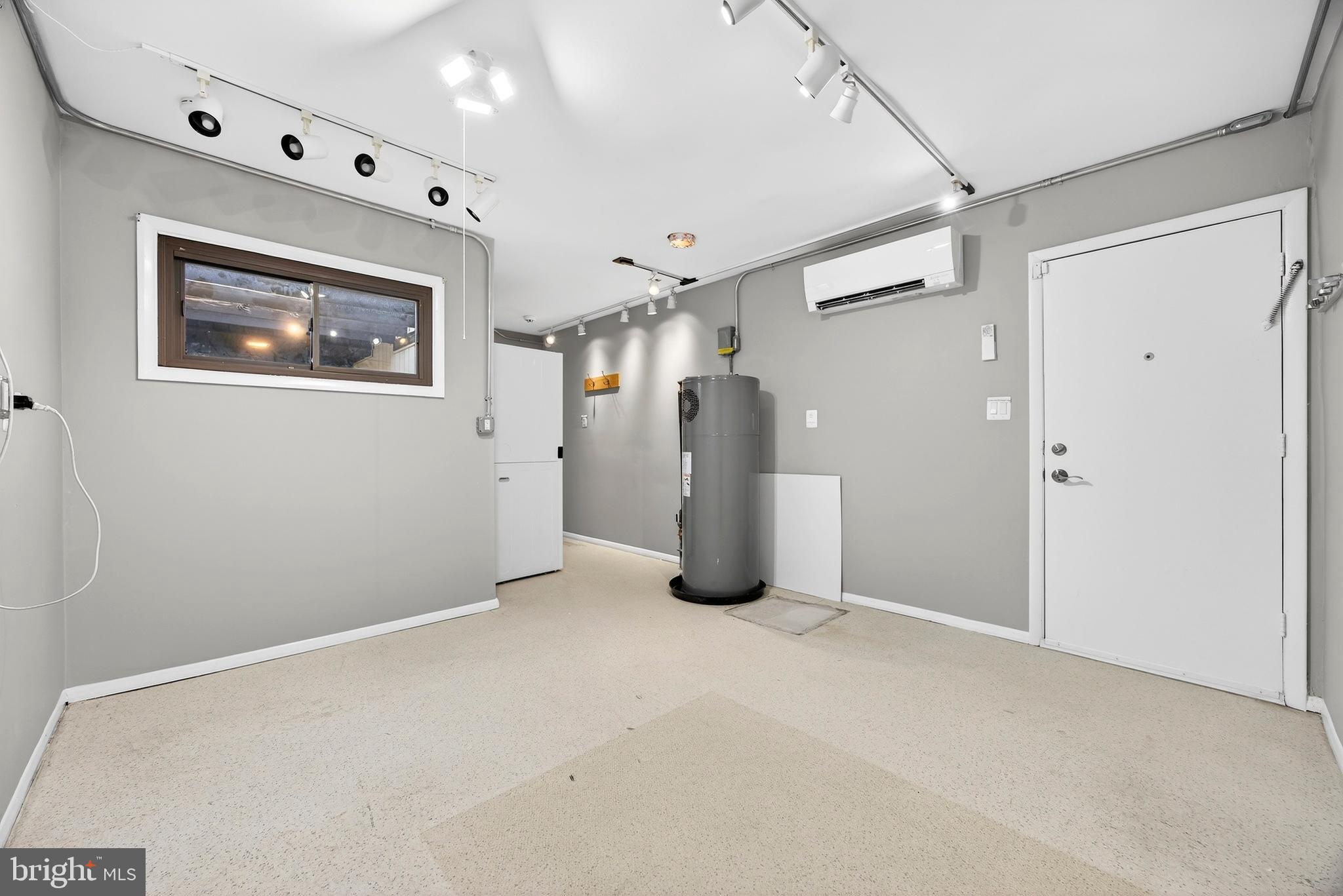 LONG REACH - Residential