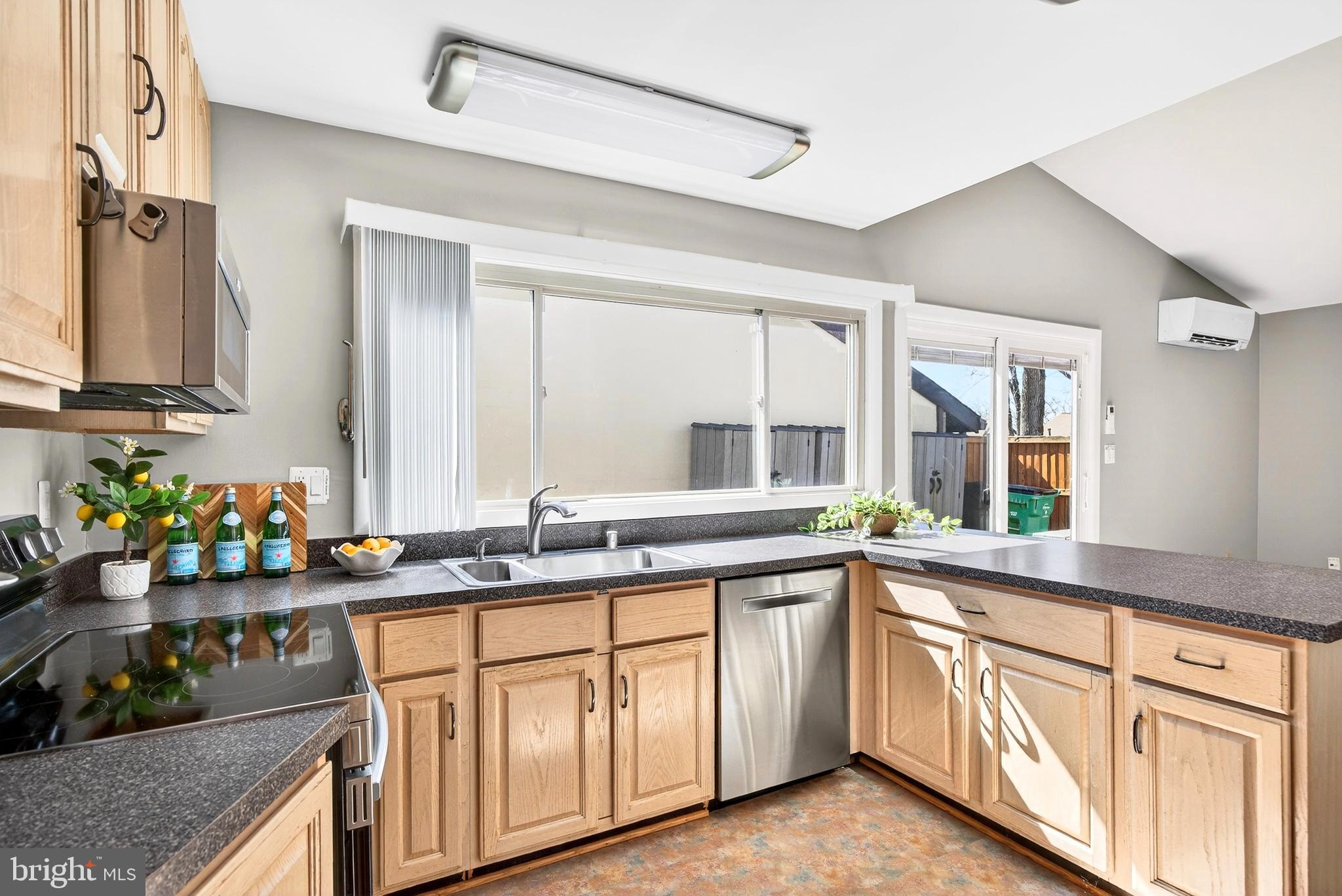 LONG REACH - Residential