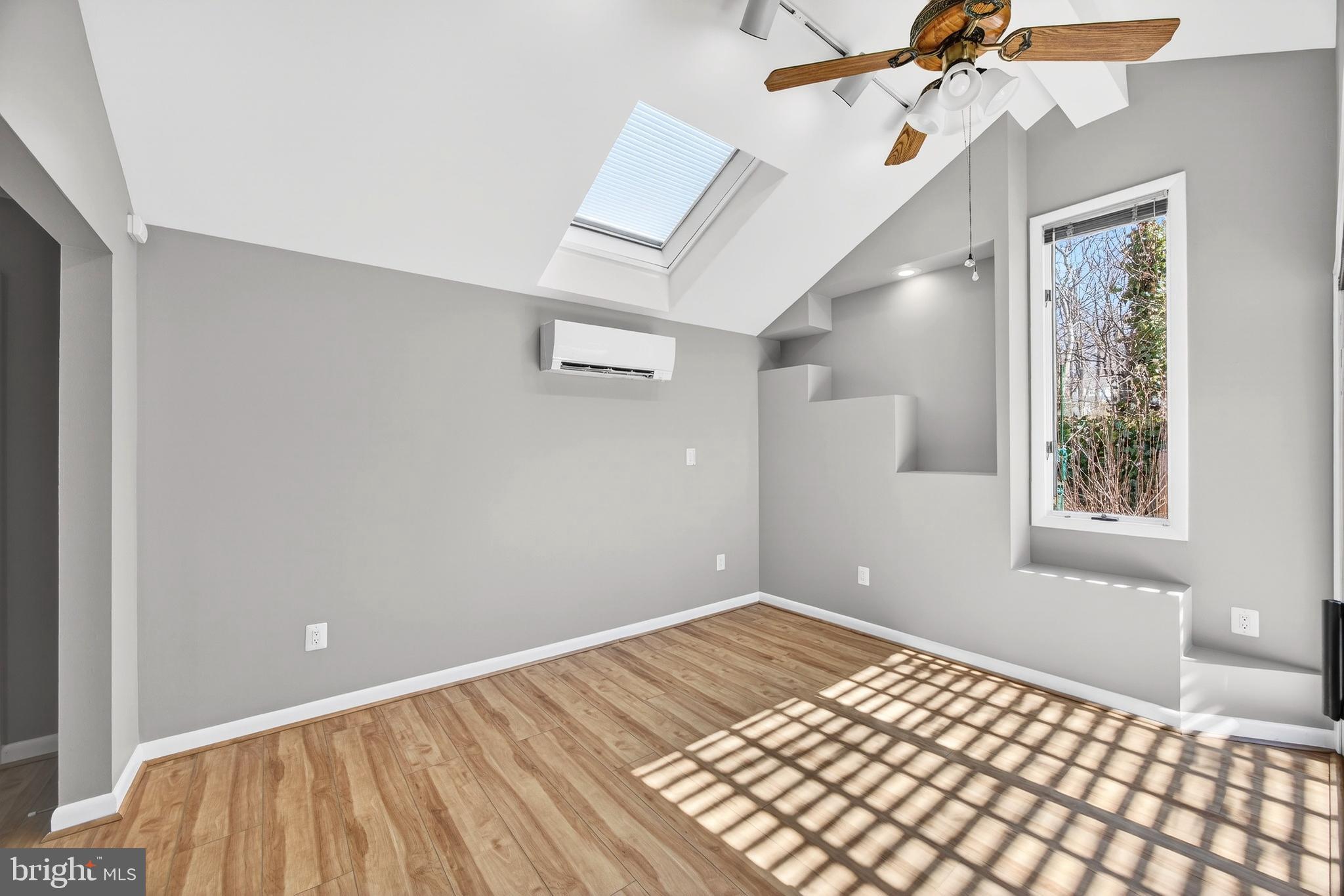 LONG REACH - Residential