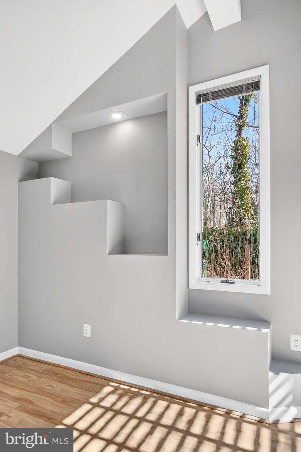 LONG REACH - Residential