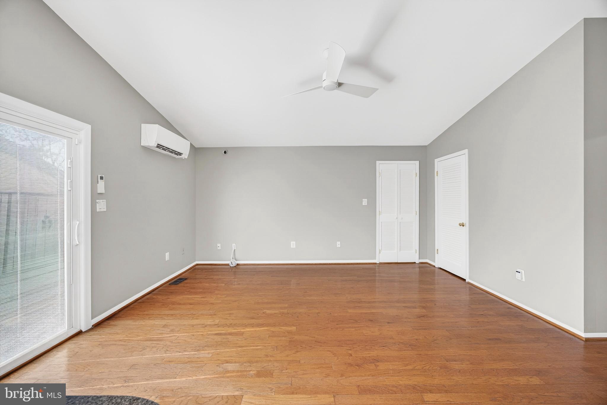 LONG REACH - Residential