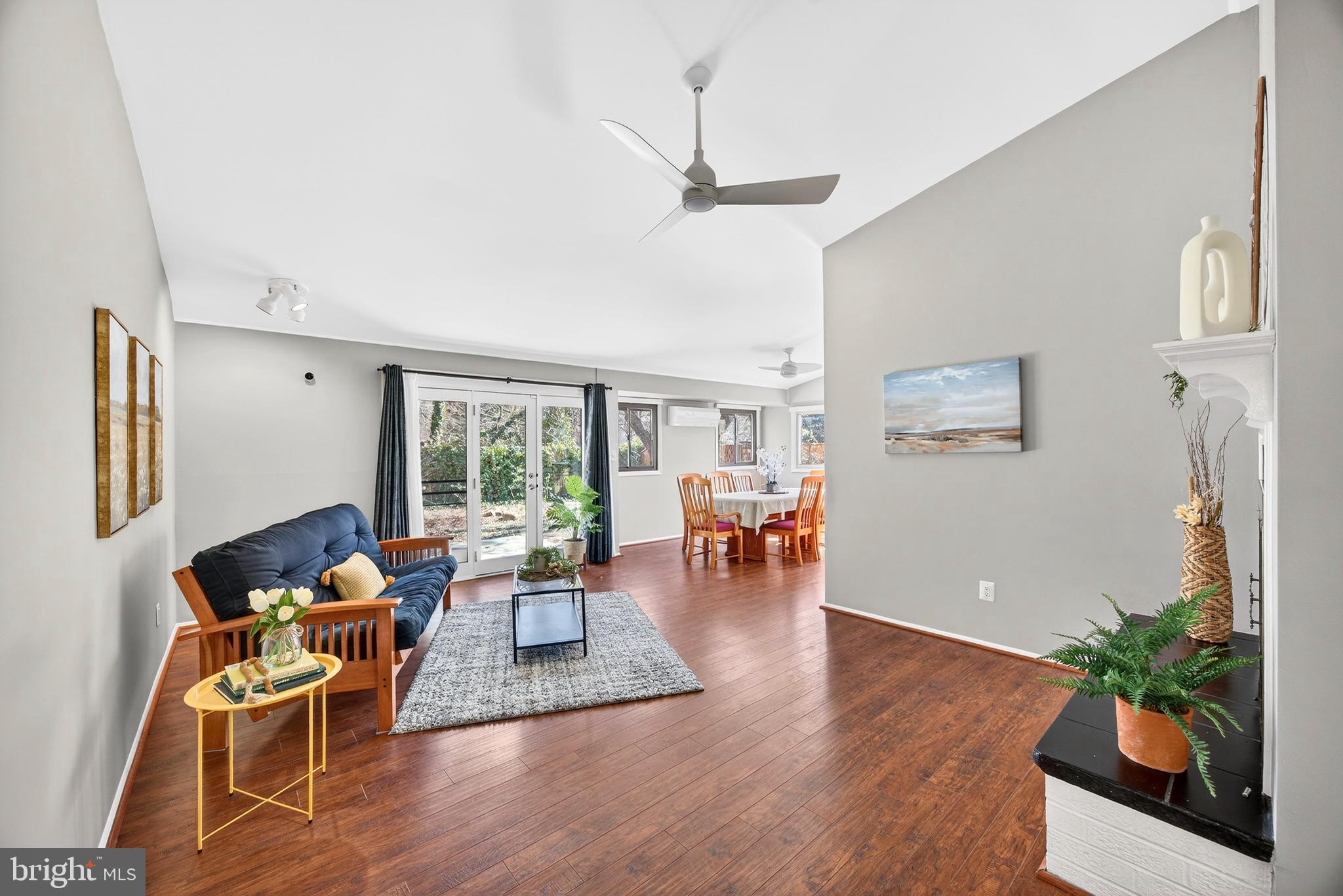 LONG REACH - Residential