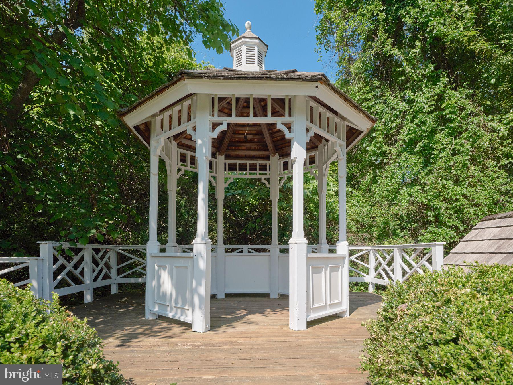 WASHINGTON CROSSING - Residential