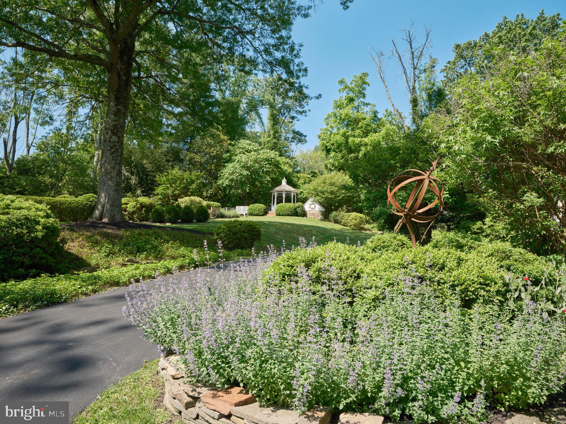 WASHINGTON CROSSING - Residential