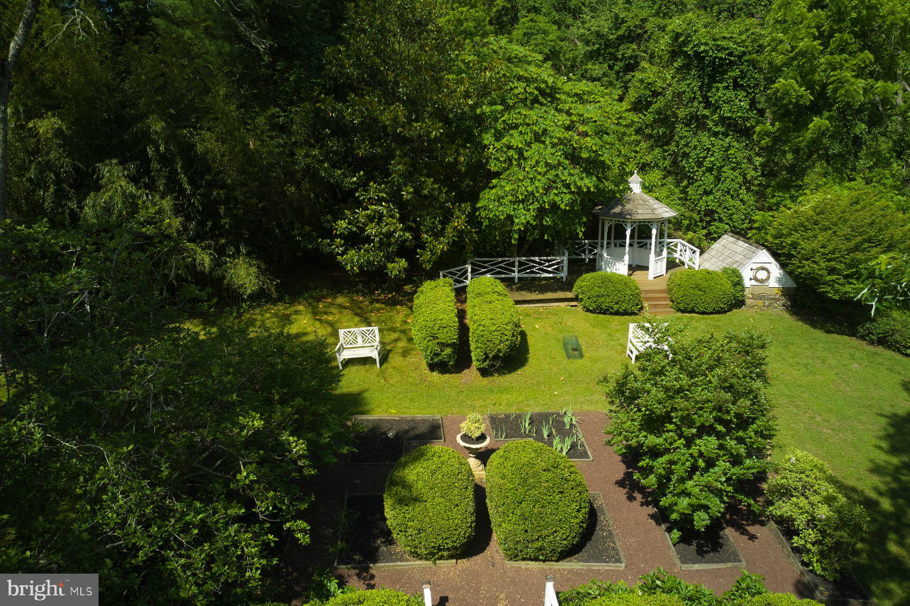 WASHINGTON CROSSING - Residential