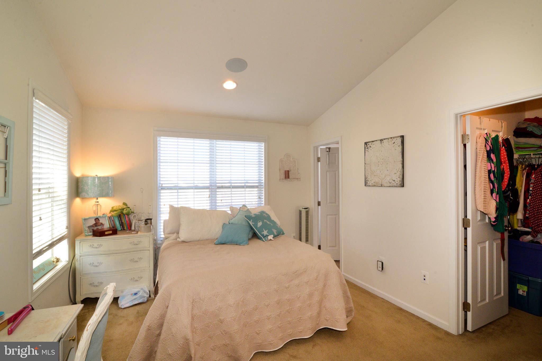 LOUDOUN VALLEY ESTATES 2 - Residential