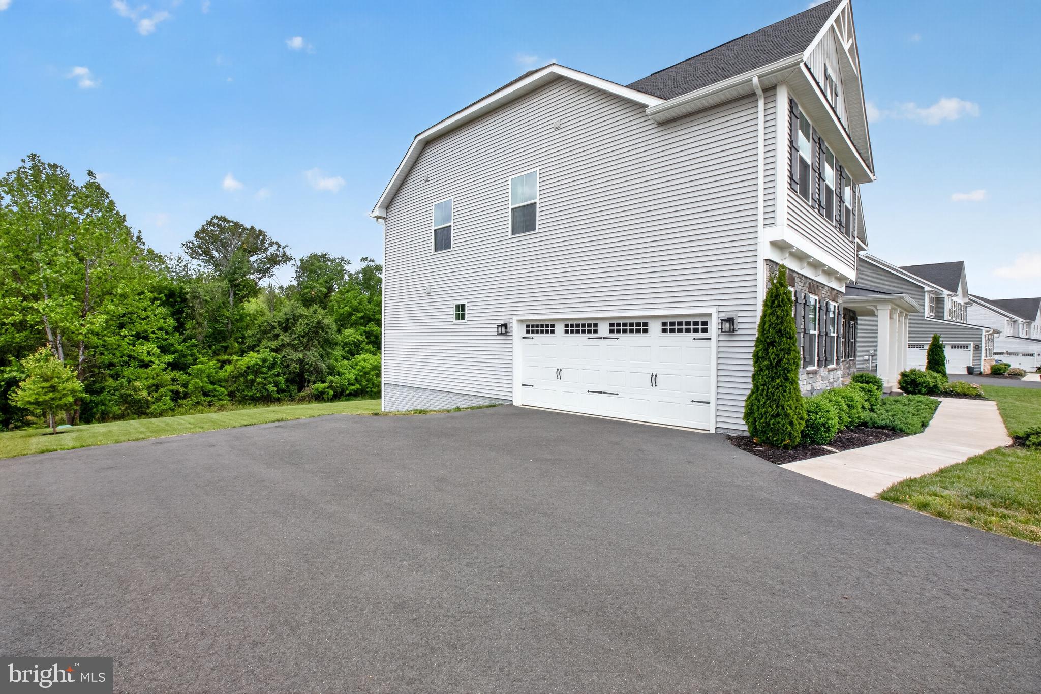 7979 INTERNATIONAL DRIVE
