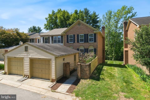 Photo of 19701 Greenside Terrace, GAITHERSBURG, MD 20886 (MLS # MDMC2237252)