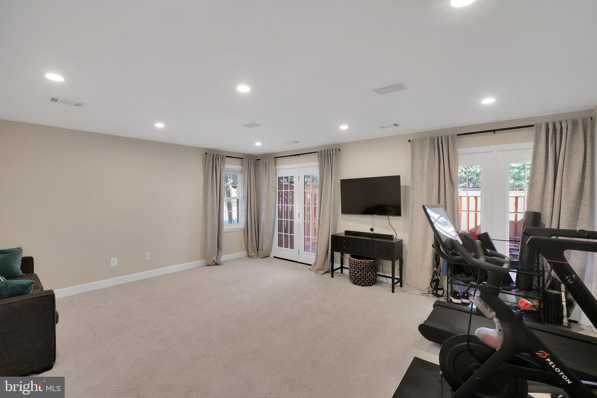 MERRY OAKS - Residential Lease