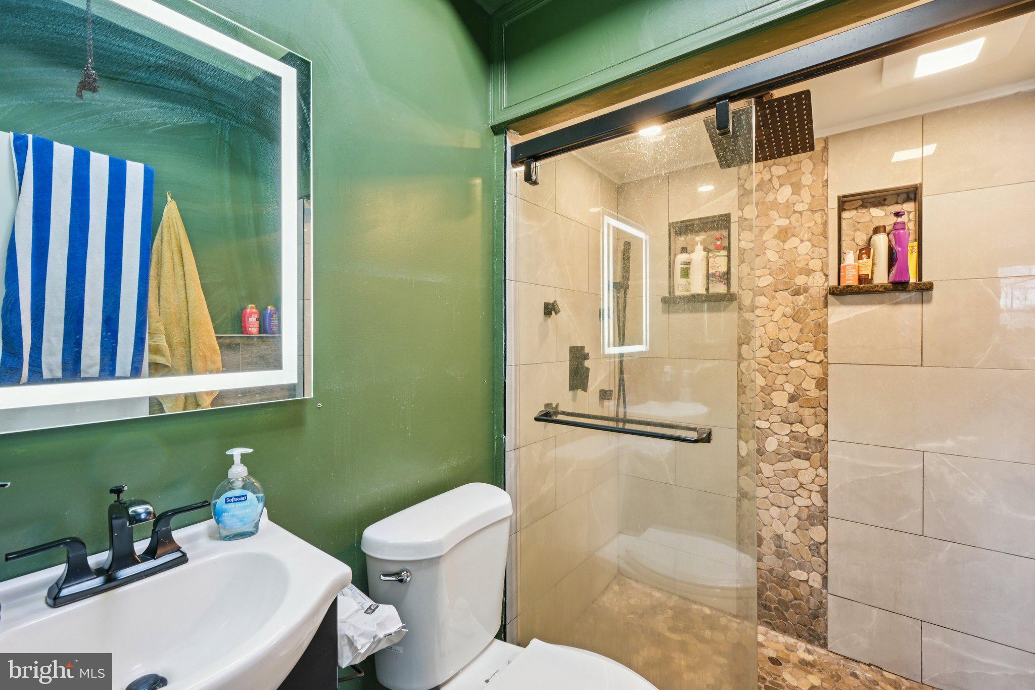 EAST OAK LANE - Residential