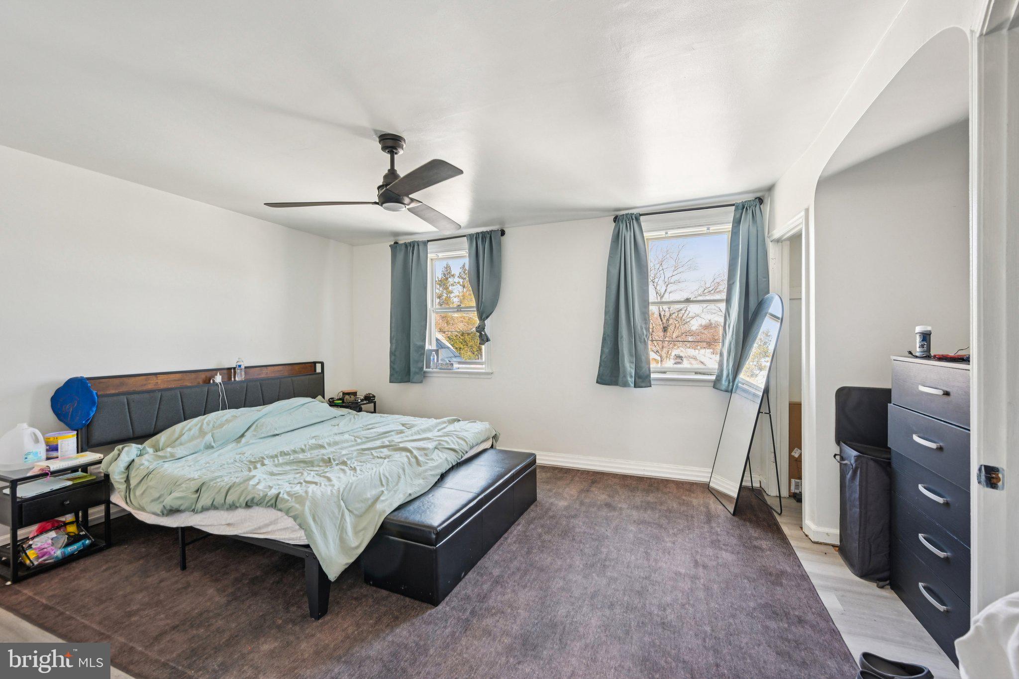 EAST OAK LANE - Residential