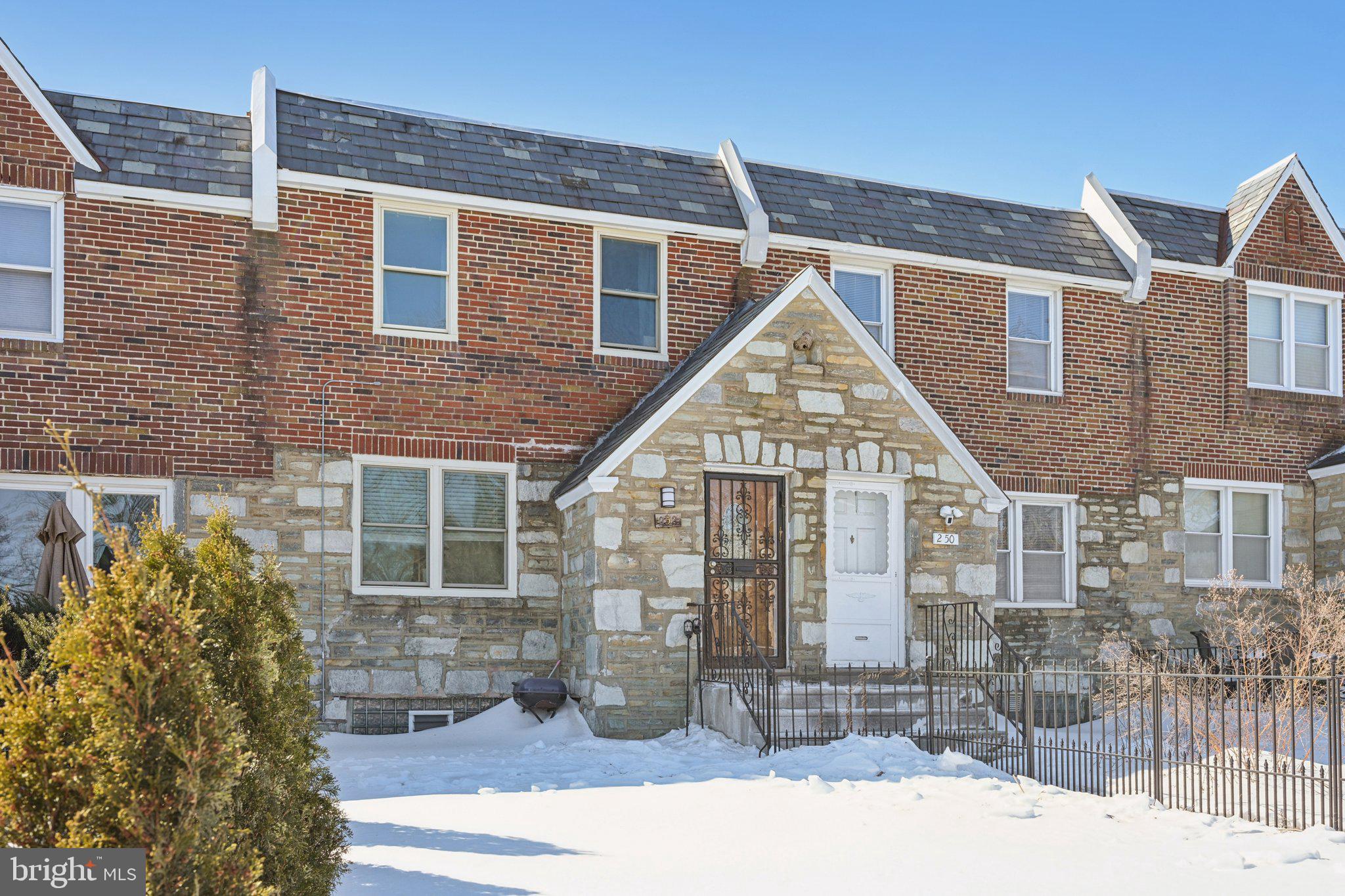 252 E CHELTENHAM AVENUE