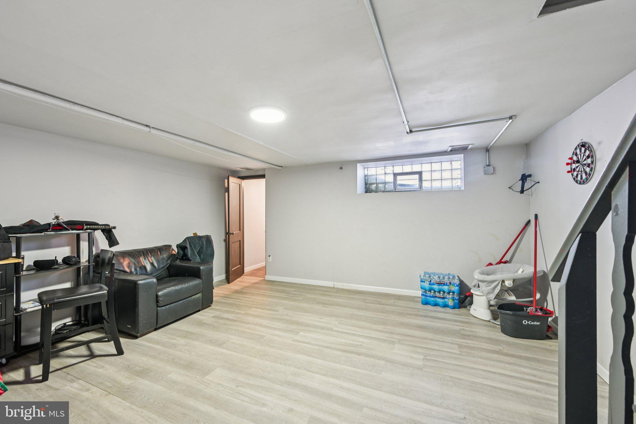 EAST OAK LANE - Residential