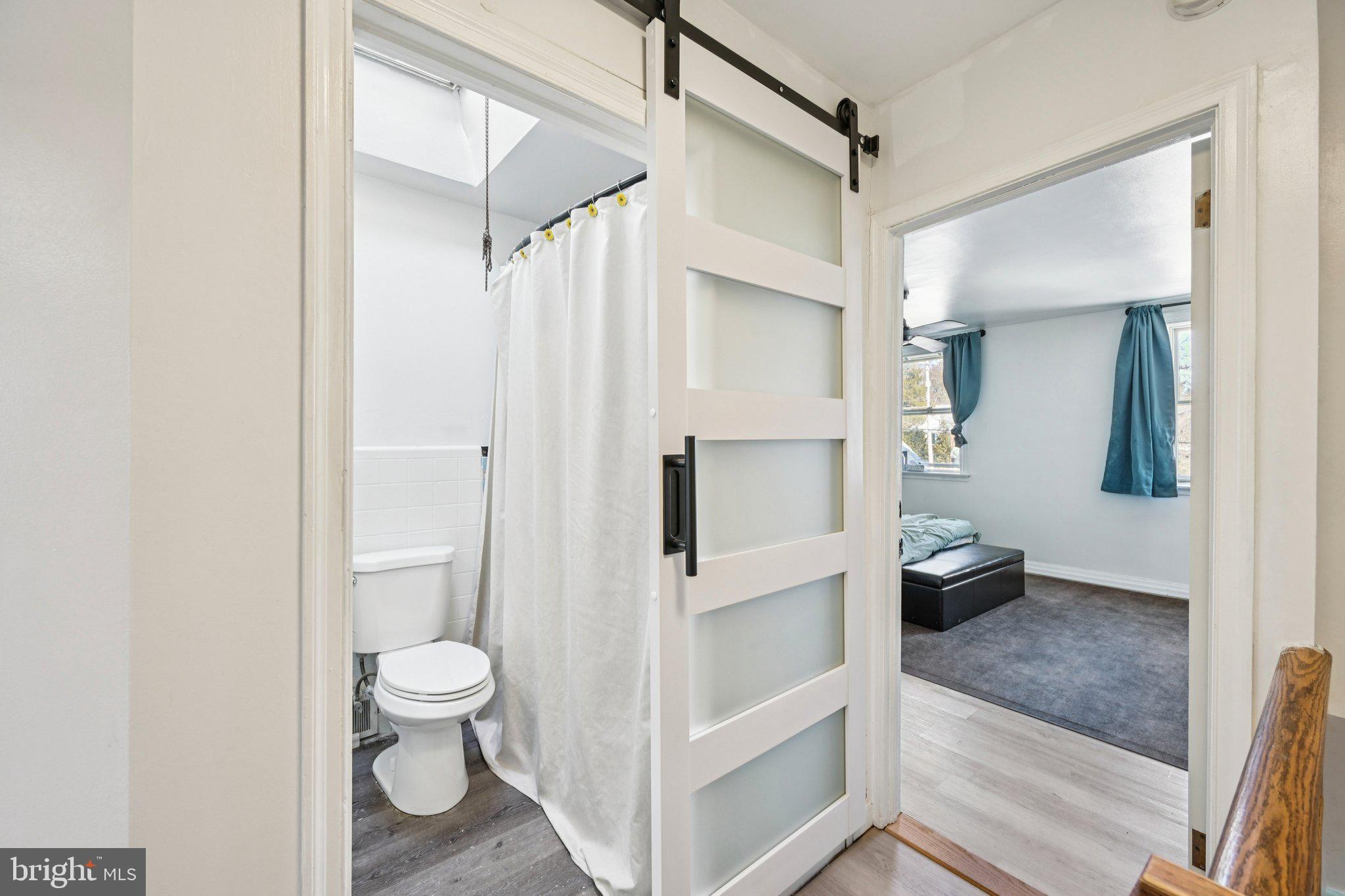 EAST OAK LANE - Residential