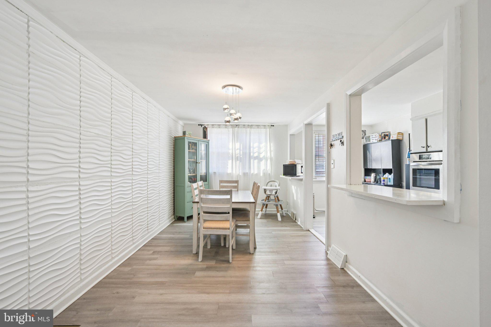 EAST OAK LANE - Residential