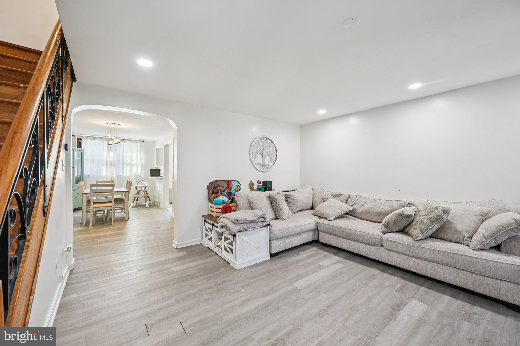 EAST OAK LANE - Residential