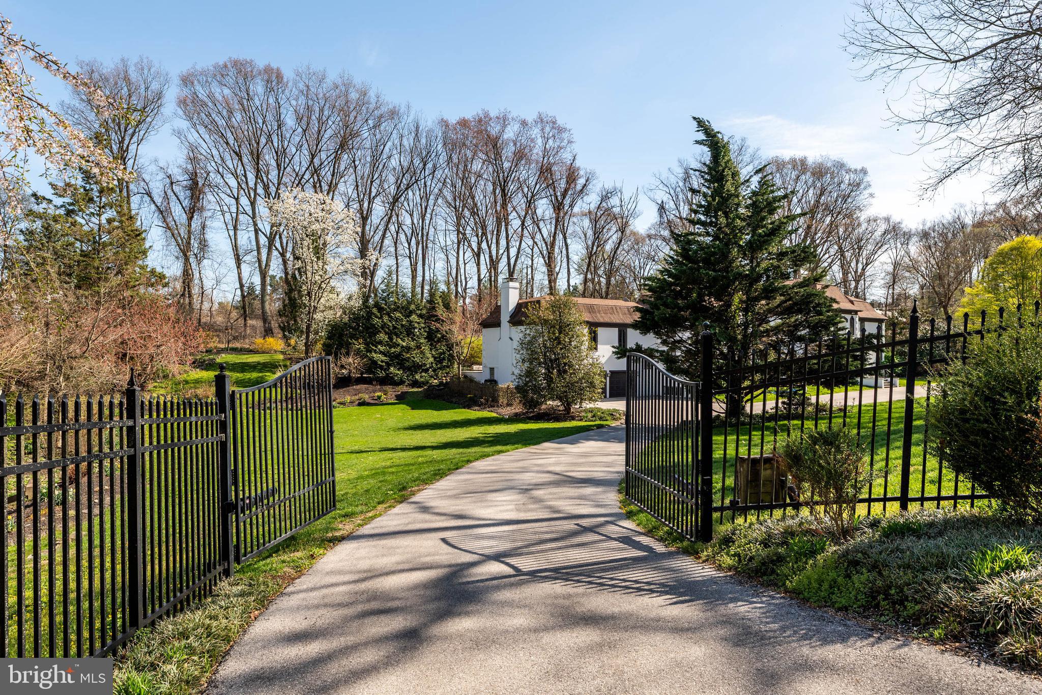 1075 GREEN VALLEY ROAD