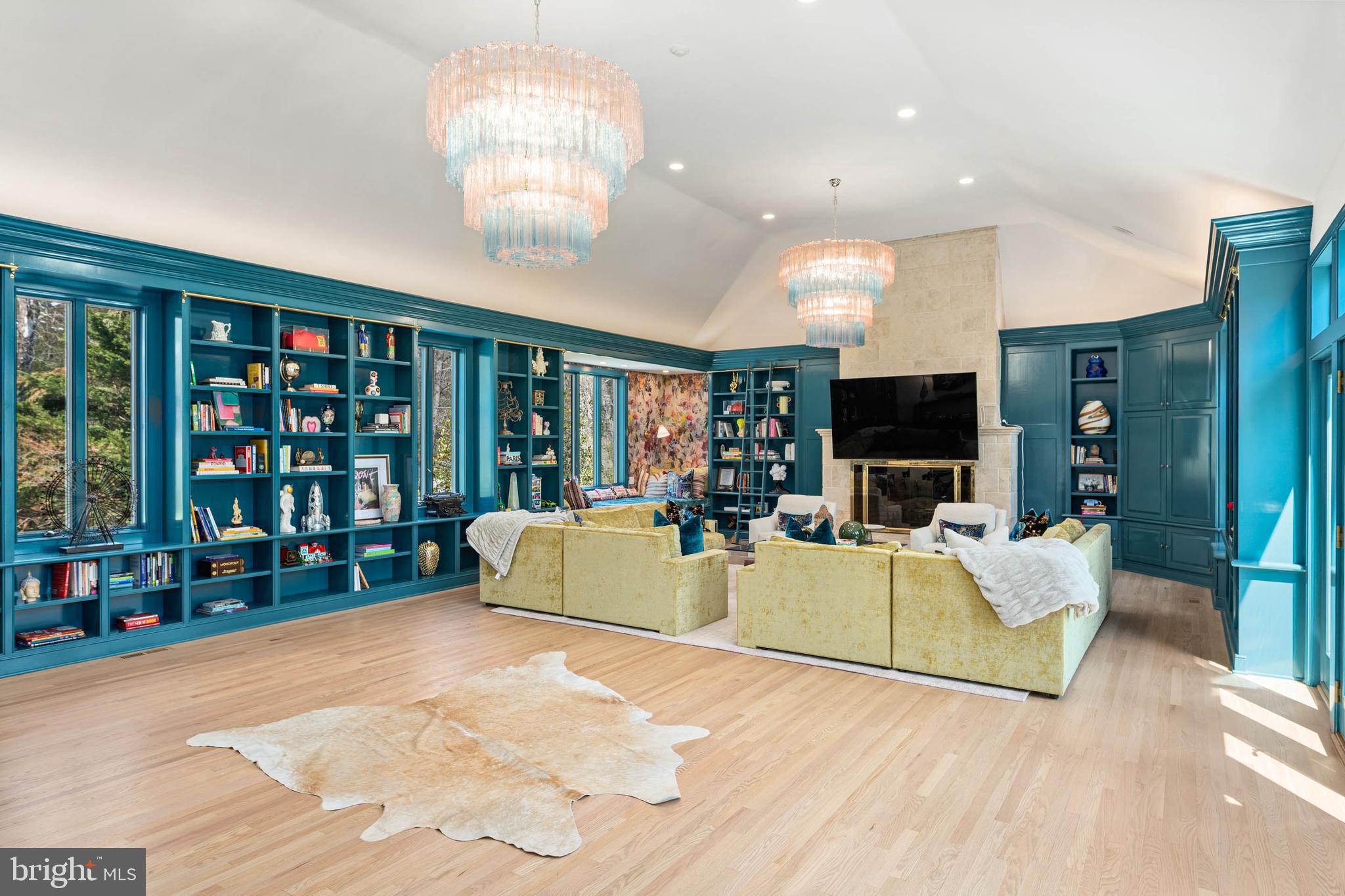 1075 GREEN VALLEY ROAD