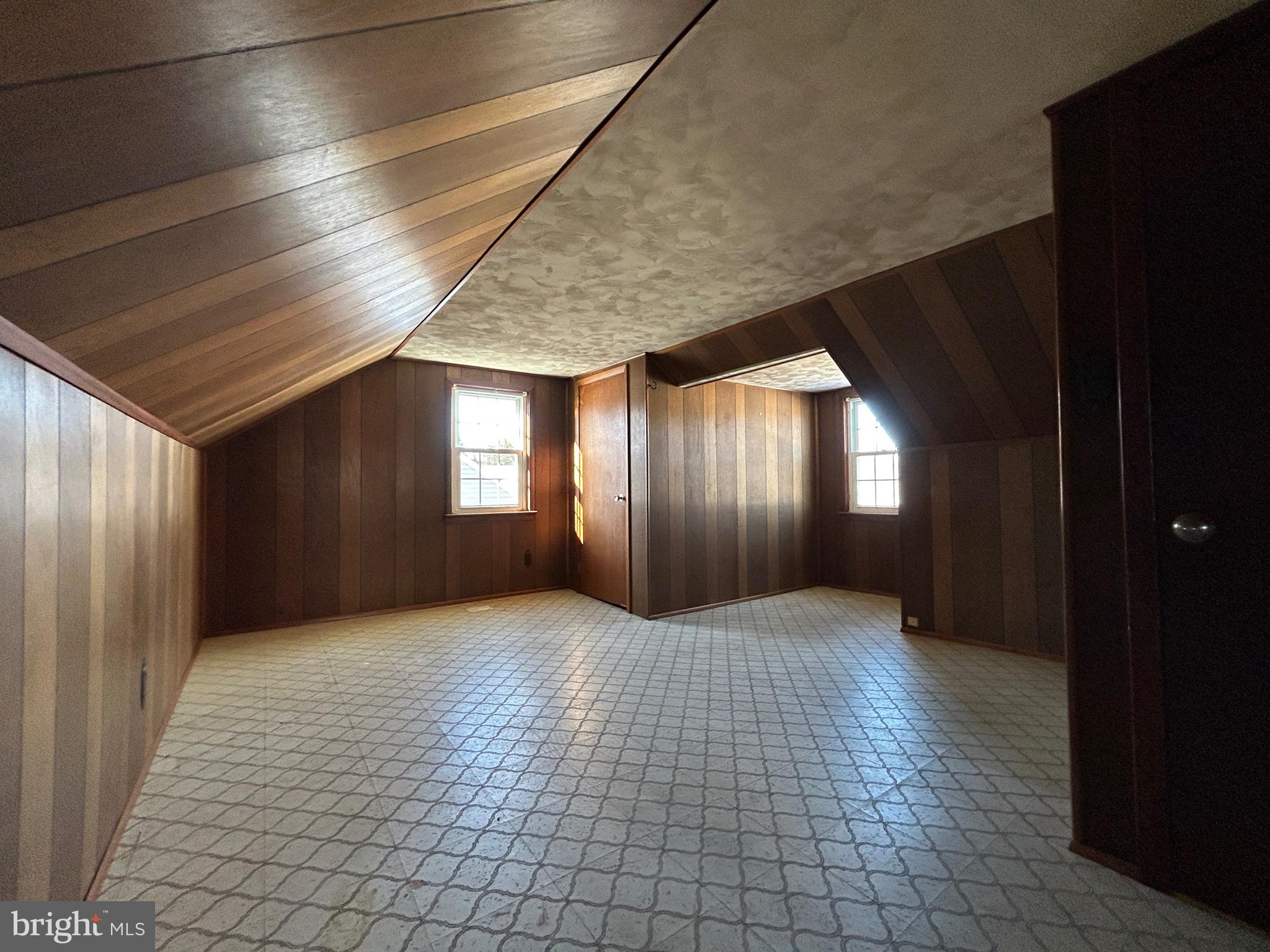 ROSLYN - Residential