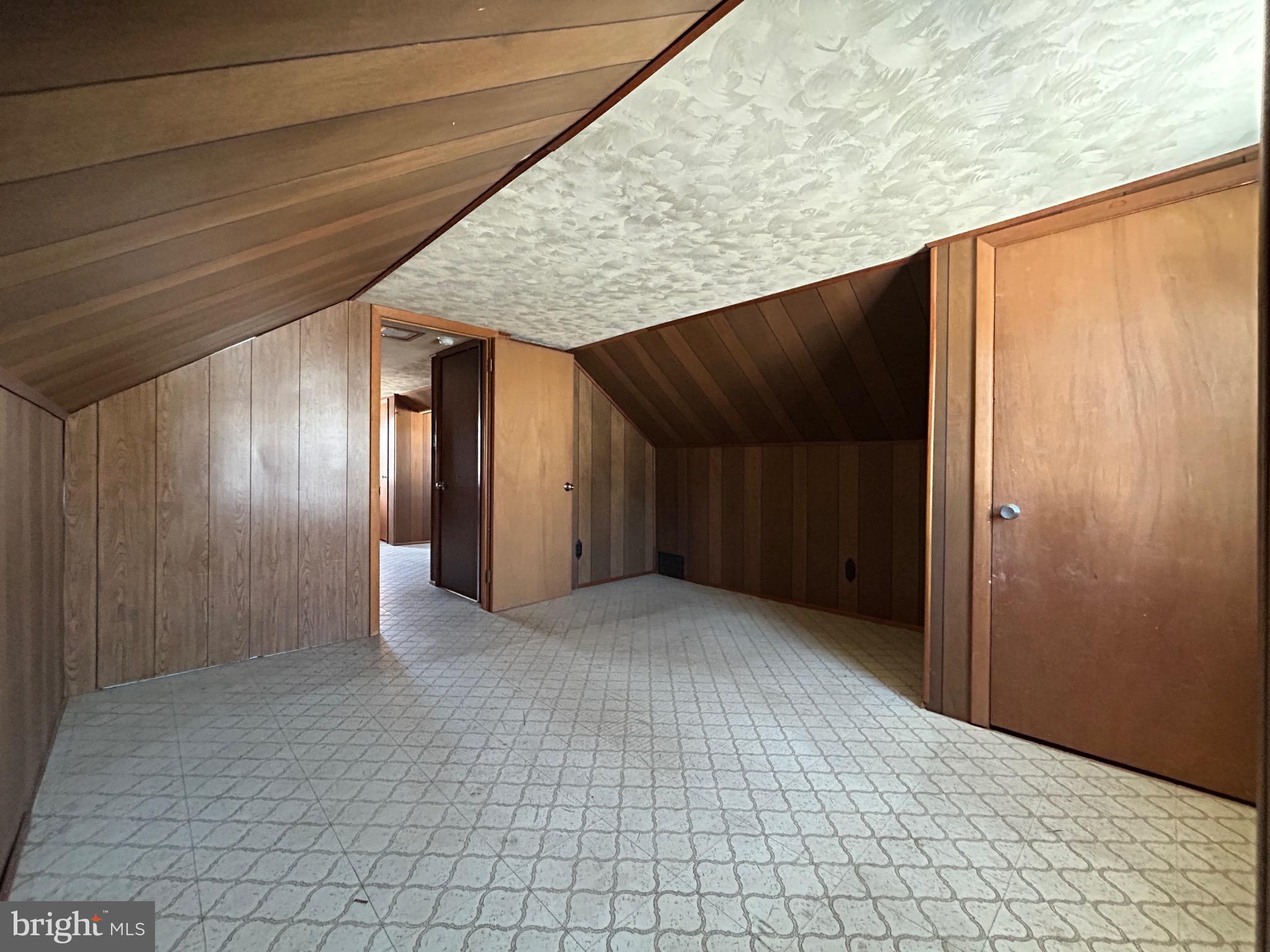 ROSLYN - Residential